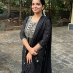 Malavika Krishnadas Instagram – Oru Malayali Kutty 🙈✨😬
.
PC : അമ്മ ❤️
