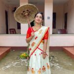 Malavika Krishnadas Instagram - ഏവർക്കും തിരുവോണാശംസകൾ 🌸♥️ . ThankYou @kuthampullynaithukada for this beautiful Dhavani♥️ . #onam #thiruvonam #onam2021 Ottapalam