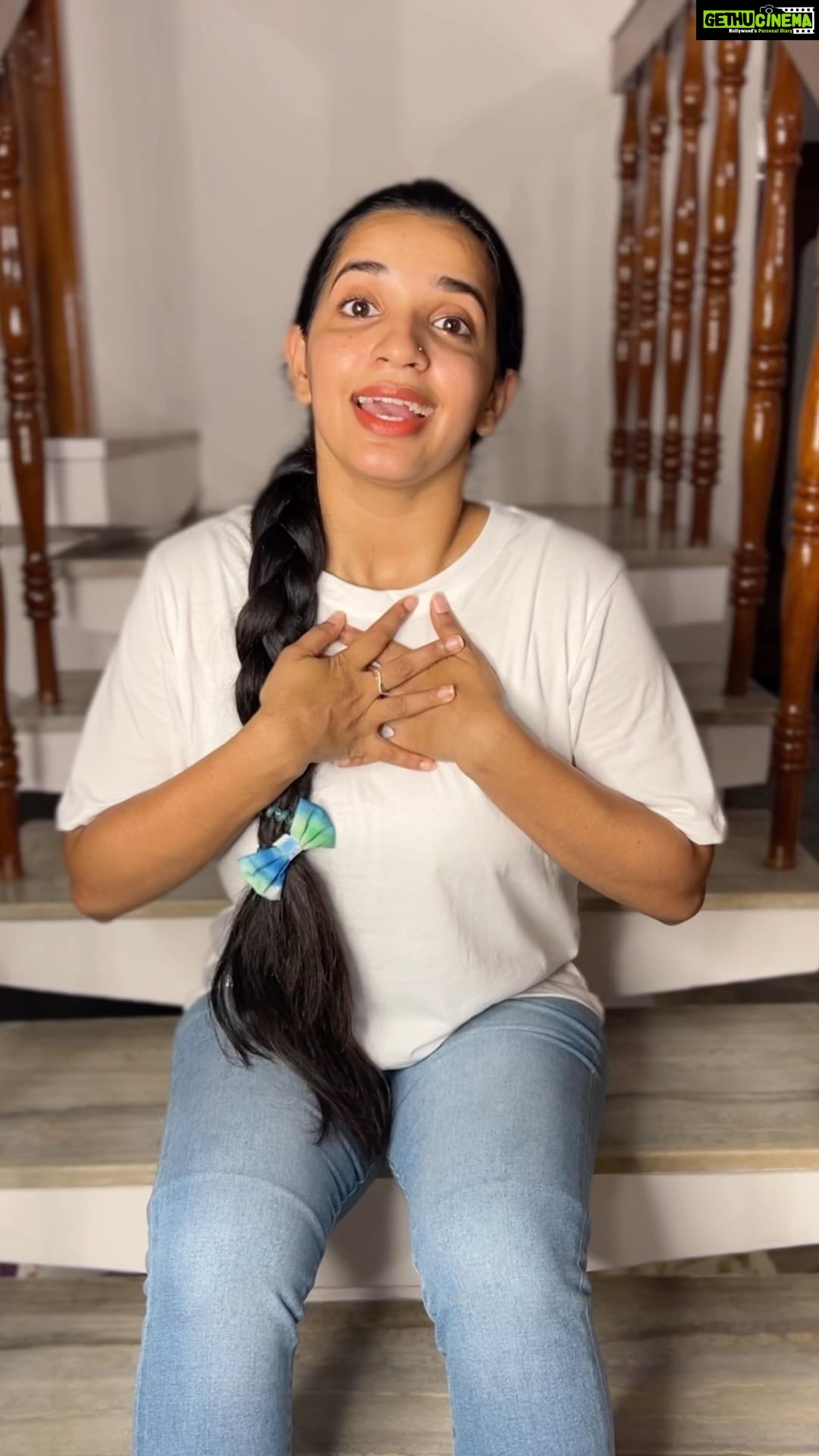 Malavika Krishnadas Instagram - I love the Pilgrim Advanced Hair Growth Serum because: 1. Promotes Hair Growth Redensyl, the breakthrough ingredient for hair growth, acts on the roots of the hair to rebalance the hair growth cycle without any side effects. . 2.Stops Hair Loss The regenerative properties of Anagain arrest hair fall and promotes hair growth. . 3.Makes the Hair Thicker, Denser, and Stronger Significantly boosts density, strength, fullness, thickness and health of the hair. ‼️Use my code MalavikaKB1G1 to get Buy 1 get 1 on discoverpilgrim.com (Avail this code by adding atleast 2 products in the cart) #PilgrimNeDhoondNikaale #koreanbeauty #pilgrim #YamiGautam #thickhair #hairgrowth #skincare #Haircareroutine #koreanhaircare #haircare #kbeauty #PilgrimViral #Pilgrim #Ad