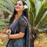 Malavika Krishnadas Instagram – Dasappo!! Enne sherikkum onnu shredhiche.. Ente perumaatathil enthengilm pandhiked undo nnu onnu nokkike 🌚❤️
.
PC: Amma🥸❤️