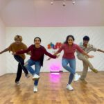 Malavika Krishnadas Instagram – London Thumakda 😍🥳😎 
Wait for the end 🤣

With @annaprasadofficial @jishnudas_ @vishnu._.mj 

Inspired from : @jodianoorabh 

Space : @shuffle_studio 
VC: @shyam_doc

.
.
#trending #trendingreels #londonthumakda #hindisongs #fun 
@jodianoorabh
