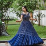 Malavika Krishnadas Instagram – 2 years ago , back when I used to day dream about my wedding outfits, even then I was adamant that my reception attire must be a midnight blue gown.

Hence that was the only request I had put forward to Amitha chechi @aatmabyamitha  before designing the gown. 

She made my wedding dream come true and touch a full circle into making my day super special❤️🫶, cant thank you enough for this beauty.

Your Super happy Customer🫶.
