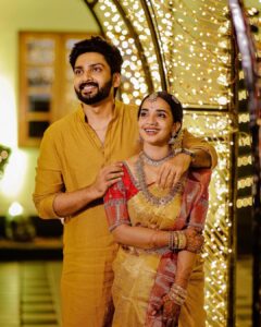 Malavika Krishnadas Instagram - 🌻💛

PC: @lightsoncreations 📸
Styling : @sabarinathk_ 
MUA : @__ektha_bridesofficial 
Mehendi : @brownhue_mehendi
