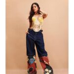 Malavika Mohanan Instagram – Hey 💛☀️

📸 @manasisawant
Makeup @eshwarlog
Hair @arvindkumar_hair
Styled by @artcantbebothered
Pants @twopointtwostudio
Top @that.antiquepiece 
Earrings @isharya
PR @theitembomb