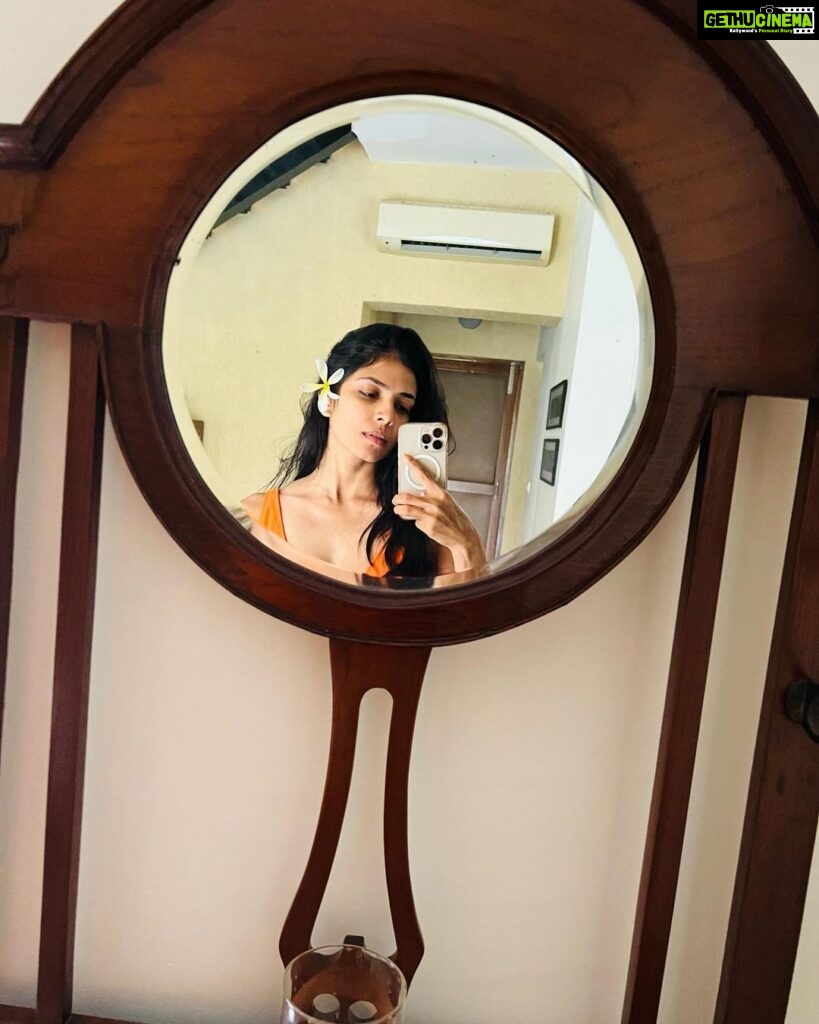 Malavika Mohanan Instagram - A week in mirrors 🪞💕