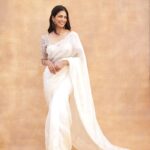 Malavika Mohanan Instagram – And my endless love for white continues..🤍

@toraniofficial 
@stacey.cardoz 
@kiransaphotography