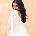 Malavika Mohanan Instagram – And my endless love for white continues..🤍

@toraniofficial 
@stacey.cardoz 
@kiransaphotography