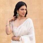 Malavika Mohanan Instagram - And my endless love for white continues..🤍 @toraniofficial @stacey.cardoz @kiransaphotography