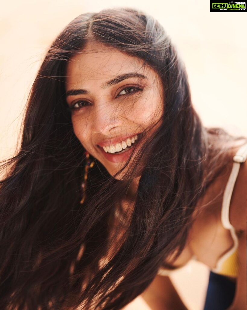 Malavika Mohanan Instagram - Happy happy sunday 💕
