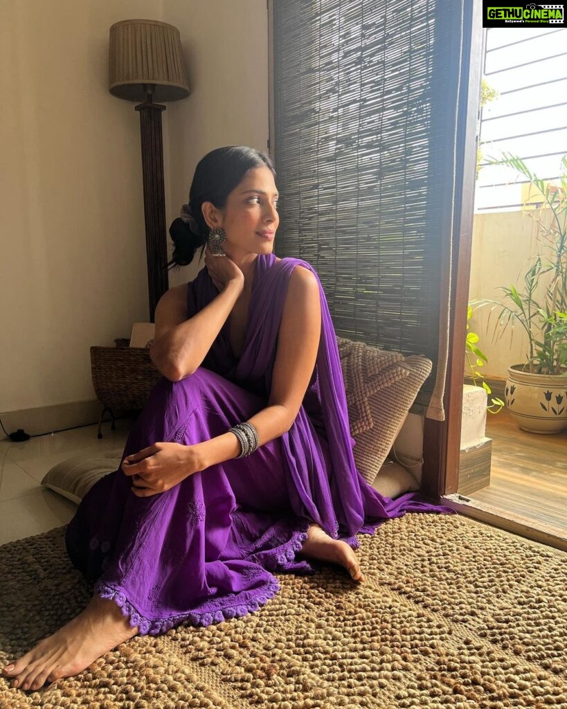 Malavika Mohanan Instagram - Coloured the town purple 💜 And oh, hello Chennai 👋