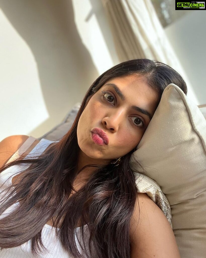 Malavika Mohanan Instagram - From a very rare alignment of a good hair, good skin, good light day 😬