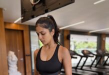 Malavika Mohanan Instagram - Always either working or working out 🐼 #hustlehustle #theonlyhangingoutidothesedays