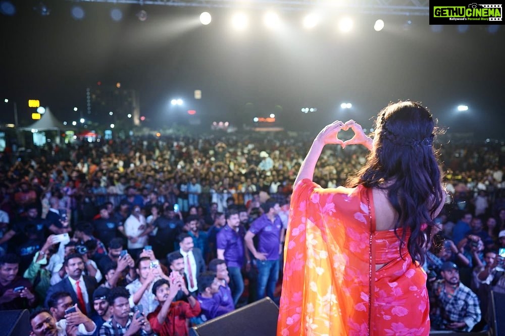 Malavika Mohanan Instagram - And what an audio launch it was for #Christy ! The sheer size of the crowd gave me goosebumps! 🤯 Absolute absolute madness! 🔥🔥🔥 And SO much love! ♥️♥️♥️ @thaikkudambridge you guys are such mindblowing performers! And Govind Vasantha, you absolute genius! Such melodious, stunning songs you’ve composed for #Christy ! Uff! It makes me feel so many feelings every time I listen to them! 🎶 #Christy songs are out now, you guys! Go listen to it! ☺️ And we’re coming to you..with our lovely songs, lovely visuals & our lovely film. On 17th of February! Come watch us ♥️ Big shout out to the ever so wonderful Trivandrum & the amazing @kannansatheesan_ & @sajai.sebastian for making this happen ♥️ Coolest producers everrr😎 Oh, and we missed you @mathewthomass Wish you could’ve been a part of it too! @alvin_henry_samuel @benny.benyamin @grindugopan @thinkmusicofficial @rockymountaincinemas