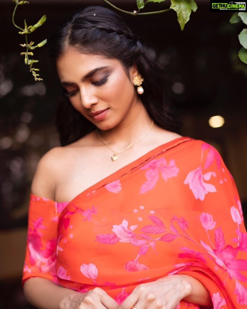 Malavika Mohanan Instagram - Happy Valentine’s Day to you all from Christy ♥️🥰