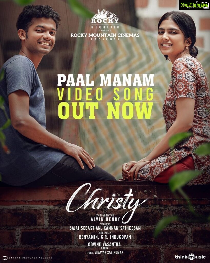Malavika Mohanan Instagram - My favourite song from ‘Christy’ #PaalManam is out today and I’m so excited!💃🏻 It’s one of the loveliest and most melodious songs I’ve heard in a loooong time! Govind Vasantha, you genius! ♥️ Check out the link in my bio ☺️ #ChristyInCinemasFromFeb17th @mathewthomass @alvin_henry_samuel @kannansatheesan_ @sajai.sebastian Sebastian @benny.benyamin @grindugopan @thinkmusicofficial @rockymountaincinemas