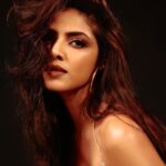 Malavika Mohanan Instagram - Oh hello ✨ 📸 @leroifoto Styled by @stacey.cardoz & @chandiniw Make up @sonamdoesmakeup Hair @hairbyseema PR @theitembomb Outfit @deme_love_