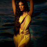 Malavika Mohanan Instagram – Mermaid but make it yellow 🧜🏻‍♀️💛

With the best girls 💛
📸 @sashajairam 
Styled by @chandiniw @stacey.cardoz 
Makeup @nittigoenka 
Hair @souravroy_1999 
PR @theitembomb 
Assisted by @riva.paun @iambidipto_ 
Outfit @violaandvesper 
Earrings @misho_designs 
Arm cuff @shopeurumme