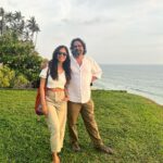Malavika Mohanan Instagram - When I got a day off after 30 days of continuous shoot and also saw my parents after 30 days of being away from home 👨‍👩‍👧 We went to a cliffside at Varkala, had a mini picnic, saw the beautiful sea and a gorgeous sunset and came back home 🥰 (hotel is home at the moment 🤷🏻‍♀️ ) Oh, and also twinned with senior Mohanan 🐰🐰 @adityamohanan you were missed. Only a little though 💩