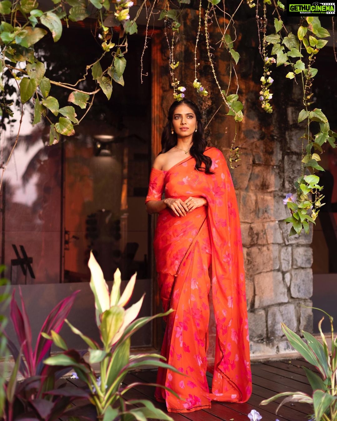 Malavika Mohanan Instagram - Happy Valentine’s Day to you all from Christy ♥️🥰