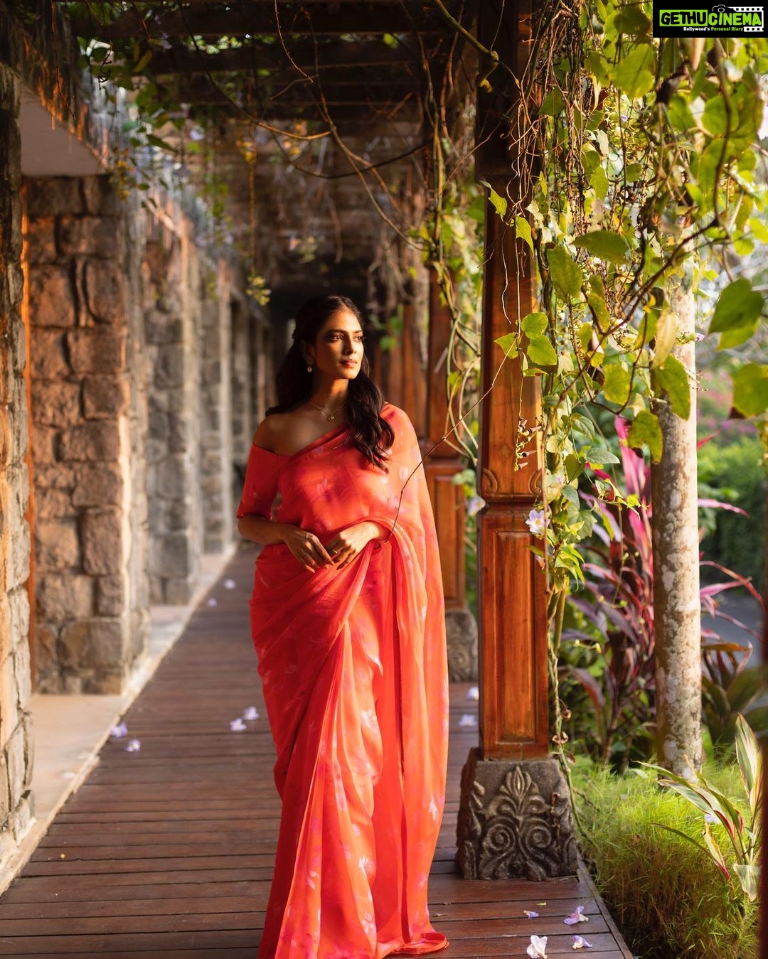 Malavika Mohanan Instagram - Happy Valentine’s Day to you all from Christy ♥️🥰