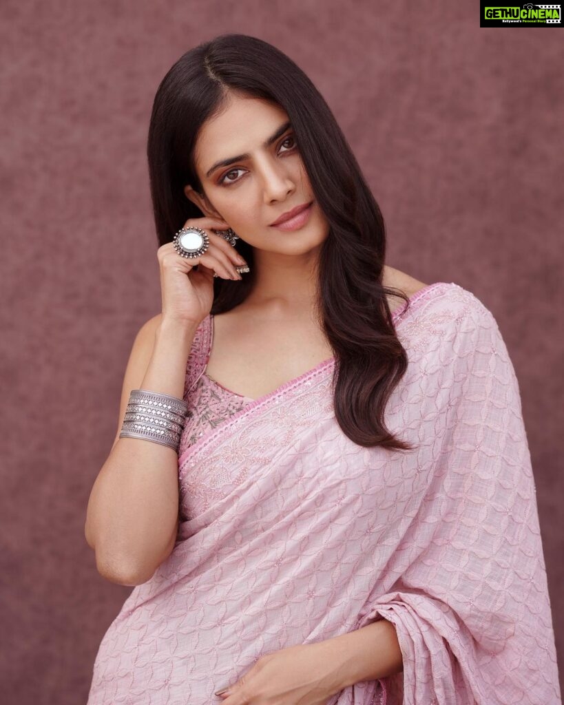 Malavika Mohanan Instagram - #Paalmanam song got me like 🥰💕 Did you like it as much as me too? ☺️💕 For #ChristyPromotions 📸 @sbk_shuhaib Wearing @archanajaju.in @elevate_promotions @curiocottagejewelry @minerali_store Styled by @simrannakraa Hair @hairbyradhika PR @theitembomb