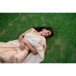 Malavika Mohanan Instagram – When you’re in back to back promotions, mid-promotion-garden-rest break looks like this 🐷