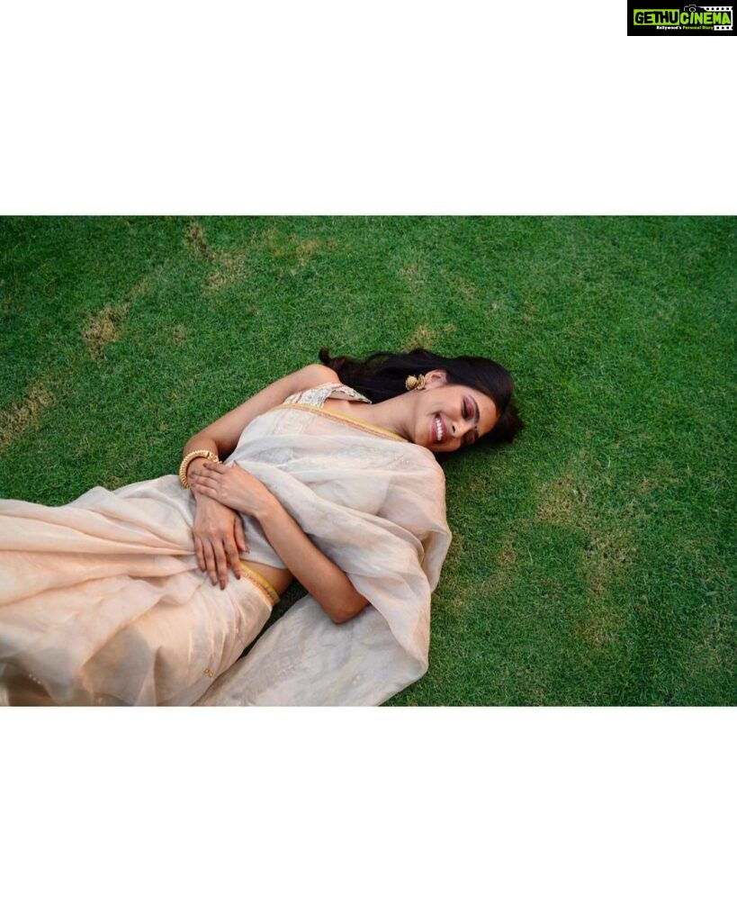 Malavika Mohanan Instagram - When you’re in back to back promotions, mid-promotion-garden-rest break looks like this 🐷