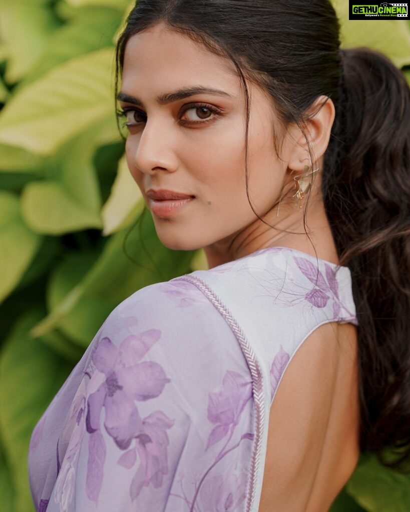 Malavika Mohanan Instagram - Hi from #Christy 💜👋 #ChristyPromotions 📸 @sbk_shuhaib Wearing @dohrindia Hair @hairbyradhika Public Relations @theitembomb Kochi, India