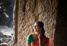 Malavika Mohanan Instagram - Happy Pongal everyone ♥️🌾 Wish you all a year filled with lots of light & happiness ✨ அணைவருக்கும் இனிய பொங்கல் நல்வாழ்த்துக்கள் ♥️ @santoshmishraphotography