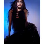 Malavika Mohanan Instagram - If anyone was ever curious how I look in bangs 💁🏻‍♀️ Only 🖤 to these girls 📸 @sashajairam Styled by @chandiniw @stacey.cardoz Makeup @nittigoenka Hair @souravroy_1999 PR @theitembomb Assisted by @riva.paun @iambidipto_ Wearing @dionlee