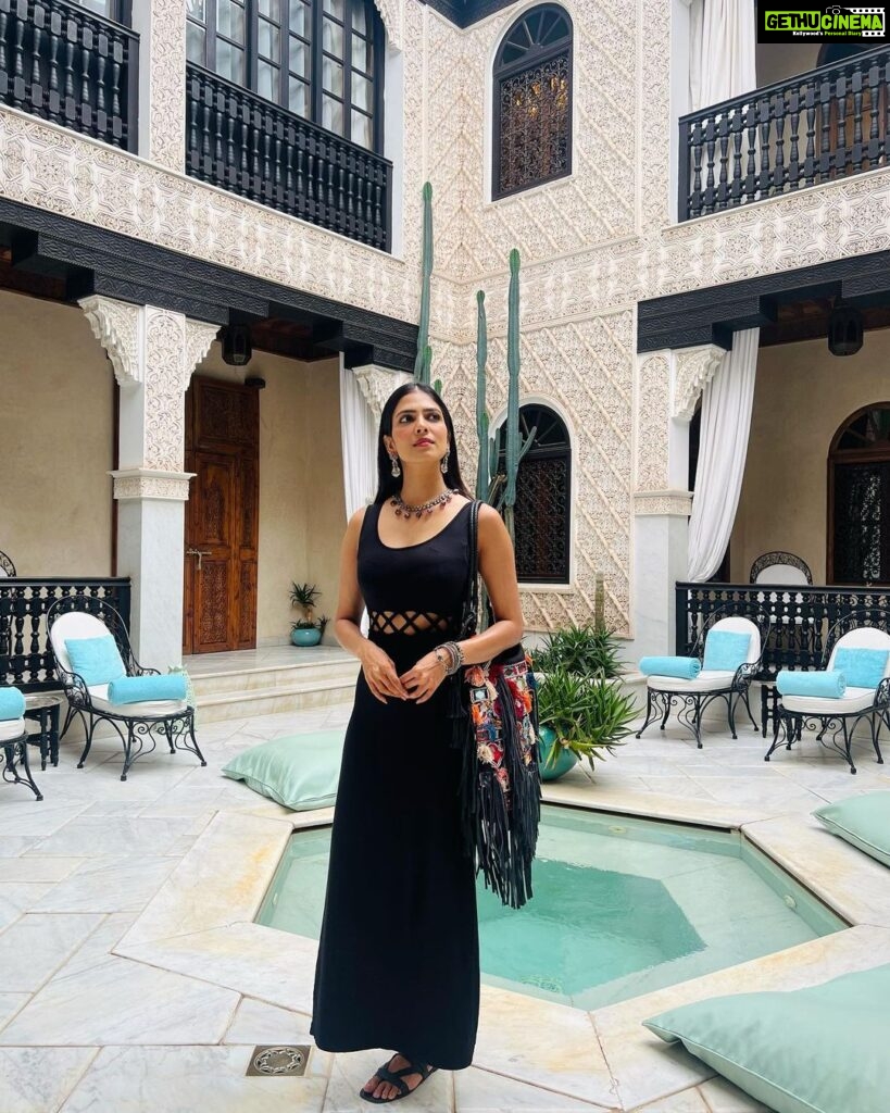 Malavika Mohanan Instagram - Felt like my Indian accessories fit right into the lovely visual palette of Marrakech 💕 #MarrakchiLife #SoMuchCactiEverywhere 🌵 Marrakesh, Morocco