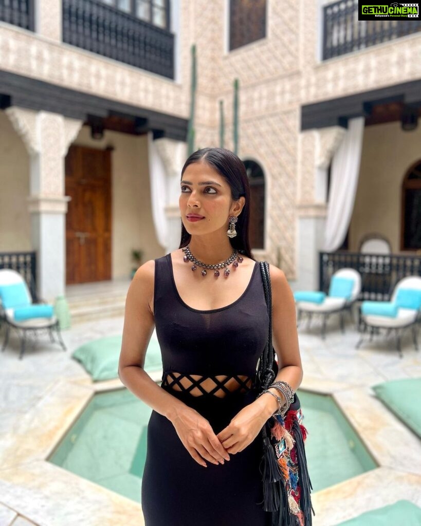 Malavika Mohanan Instagram - Felt like my Indian accessories fit right into the lovely visual palette of Marrakech 💕 #MarrakchiLife #SoMuchCactiEverywhere 🌵 Marrakesh, Morocco