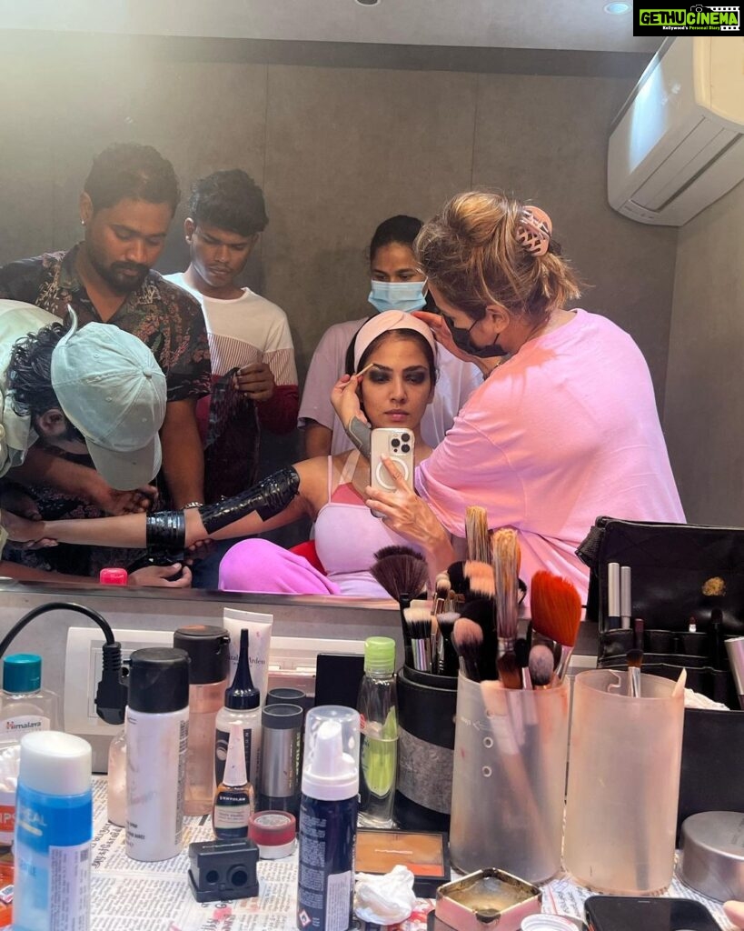 Malavika Mohanan Instagram - When you’re playing a character which needs 4-5 hours of makeup & costume time daily(sitting still for that long has been the biggest challenge, yes😅), most of the BTS photos on your camera roll tend to be these 🌝 #Thangalaan ♥️ Chennai, India