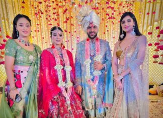 Malti Chahar Instagram - With Mr and Mrs Thakur❤️ #justmarried #happy #couple #beautiful #wedding Karjat