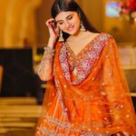 Malti Chahar Instagram - Some ethnic moments 🧡 Styled by- @sunitarathi_label.kolkata #wedding #family #love #fun #ethnicwear Agra, Uttar Pradesh