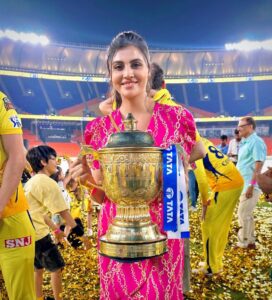 Malti Chahar Instagram - Pictures with this beauty 🏆 2023 and beautiful people 💛
Some cute memories from an unforgettable final match of IPL 2023!
What a match! Damn those last two balls…and how we cried with joy after that last ball! All those teary eyes and big smiles ❤️
Our champions did it again and made us proud 💛

#csk #cskvsgt #yellove #ipl #ipl2023 #iplfinals #whistlepodu