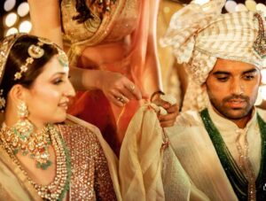 Malti Chahar Instagram - Happy anniversary to both of you❤️
The day i tied you both with the tightest knot together.
Well thats coz i made some money for doing that. 
Haha😂
Jokes apart
Wishing you both good health & happiness with love always.💛🤗

#happyanniversary #brother #sisterinlaw