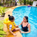 Malti Chahar Instagram – First swimming lesson🏊🏻‍♀️ but my student refused to enter the pool😂 so we both sat along the pool and chilled!💛 Maasi loves you Aadu😘

Pic credit- @surabhi.2210 mommy paparazzi 
#swimmingpool #swimming #love 
#cute #pic