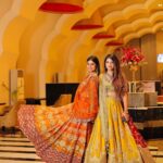 Malti Chahar Instagram - Some ethnic moments 🧡 Styled by- @sunitarathi_label.kolkata #wedding #family #love #fun #ethnicwear Agra, Uttar Pradesh