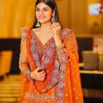 Malti Chahar Instagram - Some ethnic moments 🧡 Styled by- @sunitarathi_label.kolkata #wedding #family #love #fun #ethnicwear Agra, Uttar Pradesh