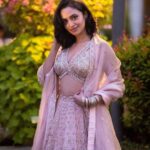 Malvika Nair Instagram - 🪷 Styled by @officialanahita Outfit @varunchakkilam Pics @charanpallatiphotography #annimanchisakunamule