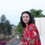 Malvika Nair Instagram - Straight From The Heart ft. @malvikanairofficial 💚 ఈ వేసవికి చల్లని చిరుగాలి ✨🍃 #AnniManchiSakunamule @santoshsoban @nandureddyy @mickeyjmeyerofficial @vyjayanthimovies @swapnacinema @swapnaduttchalasani @priyankacdutt @mitravindafilms @vasukianand @gautamitads @ramyasub @ashwinkumar_ak @anjualvanaik @rip_aparte #ShivammRao @sunnykurapati @divyavij @junaid.editor @mohana_desiraju @lakshmibhupala @dawoodsait @prasad_darling @ursvamsishekar @mrinal96 @anilandbhanu @sonymusic_south @sillymonksnt @shreyasgroup #AnniManchiSakunamuleOnMay18