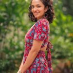 Malvika Nair Instagram - Pachamara tannanil 🦎 Styled by @officialanahita Outfit @notchabovecreations Photography @_anupphotography #annimanchisakunamule