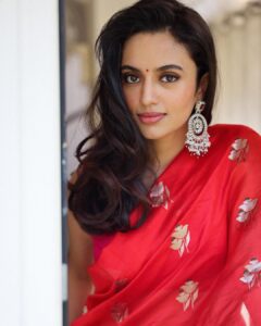 Malvika Nair Instagram - మన అందరికీ శ్రీ శోభకృత్ నామ సంవత్సర ఉగాది శుభాకాంక్షలు🍃

Stylist @saranya_raov 
Outfit @theaadyacollective 
Jewellery @thetrinkaholic 
Photographer @pranav.foto 

#PAPApromotions #phalanaabbayiphalanaammayi