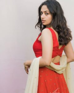 Malvika Nair Instagram - 🌤️

Outfit @archithanarayanamofficial 
Jewellery @suhanipittie 
Styled by @mohana_desiraju 
Shot by @_anupphotography