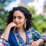 Malvika Nair Instagram - 🤷‍♀️ Styled by @officialanahita Outfit: @issadesignerstudio Pic: @krishnatejah #annimanchisakunamule