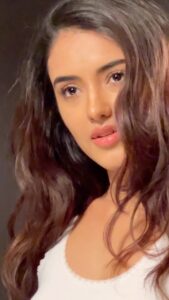 Malvika Sharma Instagram - 📸 @faizialiphotography 
Make up @makeup_asfaque 
Hair @sunny_hairr