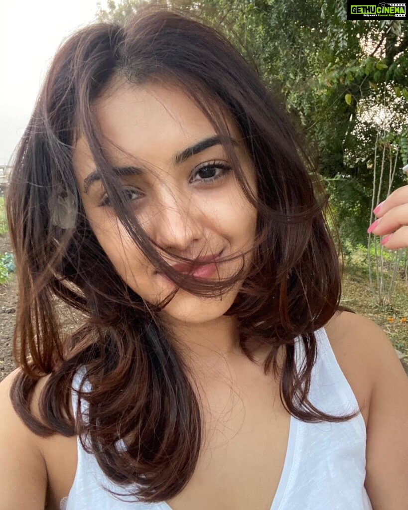 Malvika Sharma Instagram - Miss my short hair days 😍 #nomakeup #nofilter