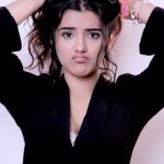 Malvika Sharma Instagram - New Year, New You but the same old Hair Look? Get a trendy hair transformation at home in just 30 mins! Thanks to L’Oreal Paris Casting Creme Gloss Ultra Visible, I’m just in love with my new hair💕. I chose the Shade 532 - Salted Caramel from their Ultra Visible Range. It has no ammonia, gives a vibrant colour even on dark hair and it lasts 32 washes. It made my hair 5X glossier and shinier. Buy yours from @amazonfashionin and get your new year hair on with us! @lorealparis #CastingCremeGloss #ultravisiblehaircolour