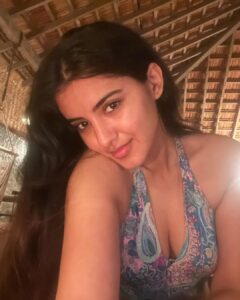 Malvika Sharma Instagram - Selfie Sunday 😬 
#nomakeup #nofilters  #comfortableinmyskin 
#malvikasharma